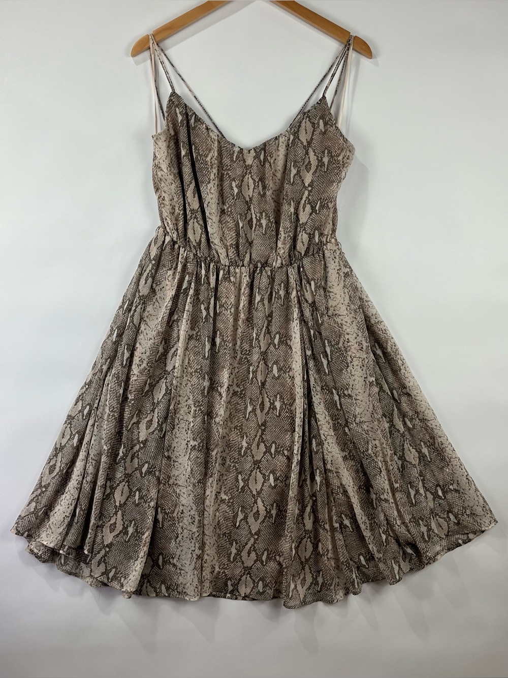 Banana Republic NWOT Flowy Fit & Flare Dress Pockets Crisscross Back Lightweight
